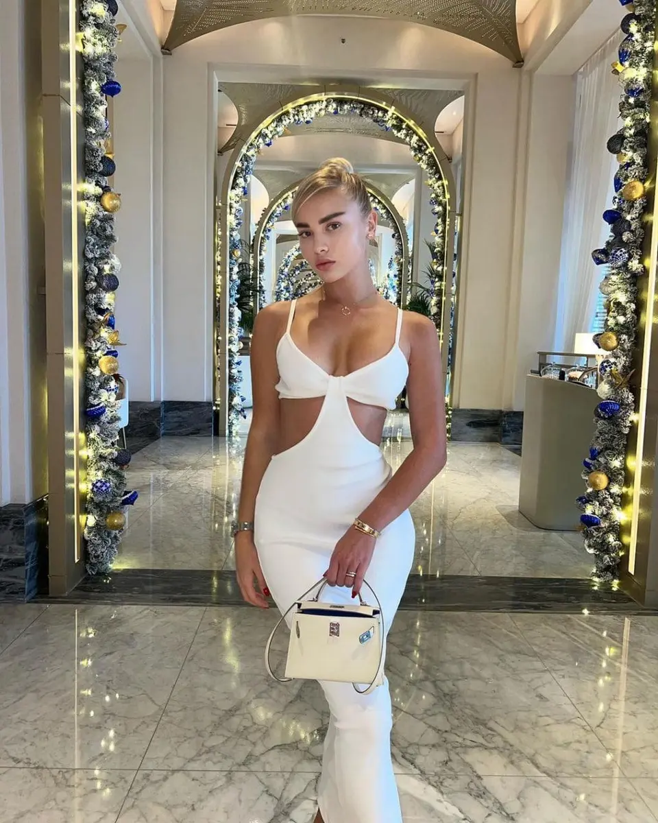 Eden escort in Moscow